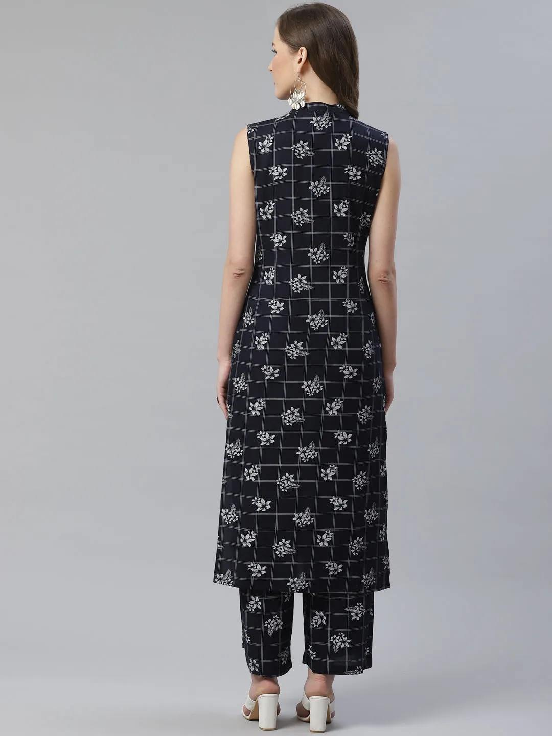 Jashvi Women Black & White Floral Printed Kurta with Palazzos