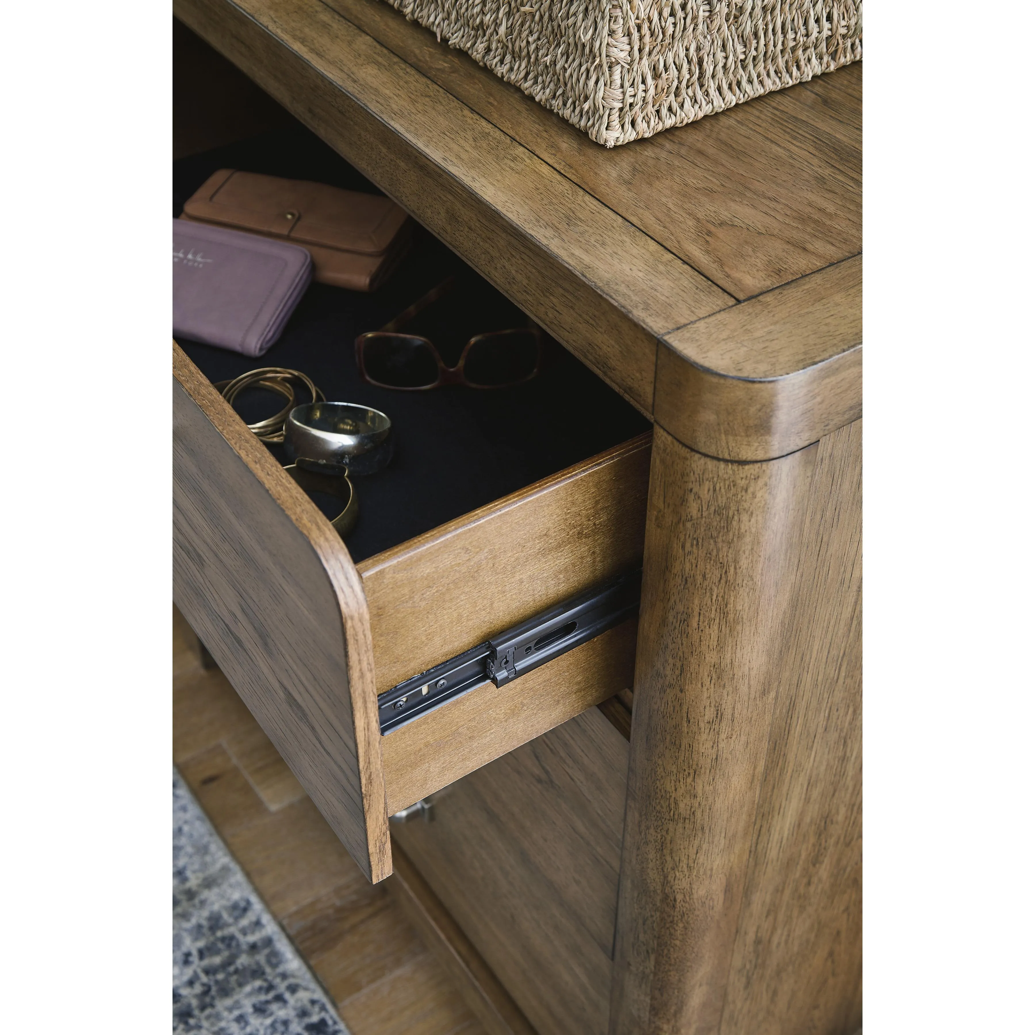 Signature Design by Ashley Cabalynn 6-Drawer Dresser B974-31